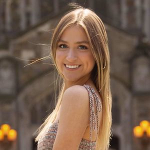 Meet your Posher, Lizzie